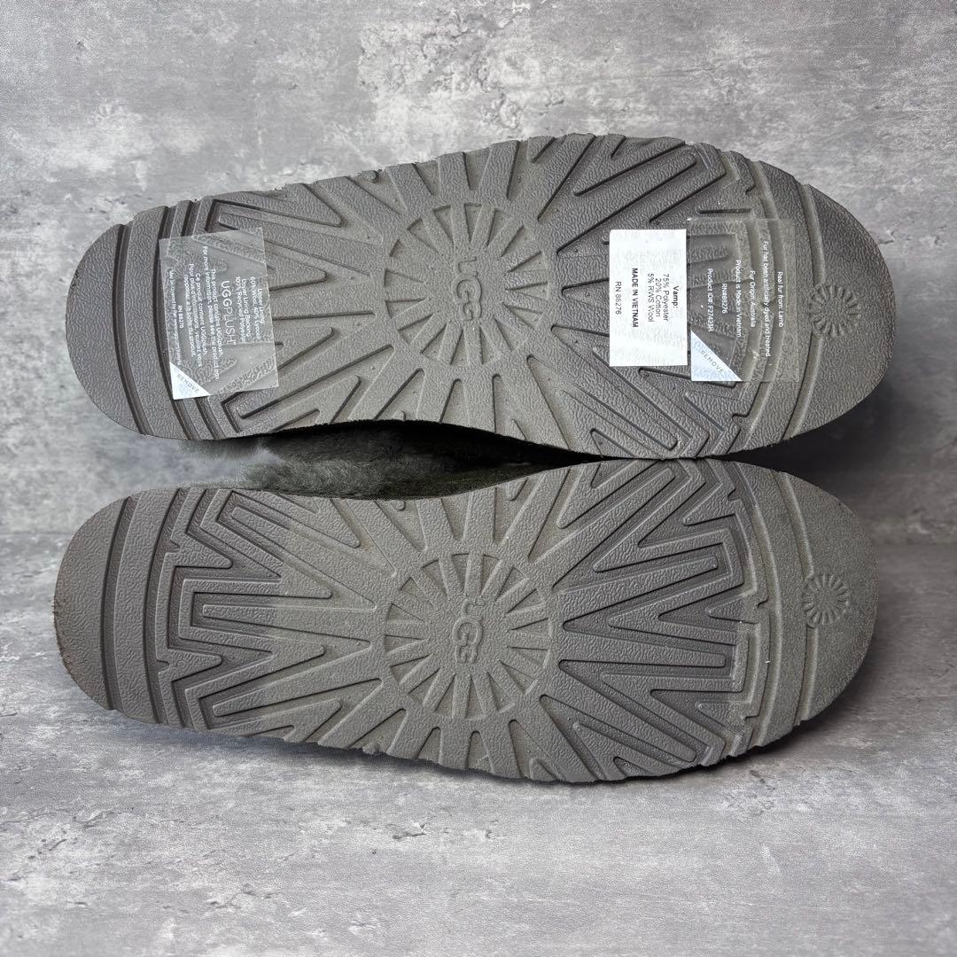 【専用】UGG アグ　新品　ディスケット　ロゴ サンダル 希少デザイン