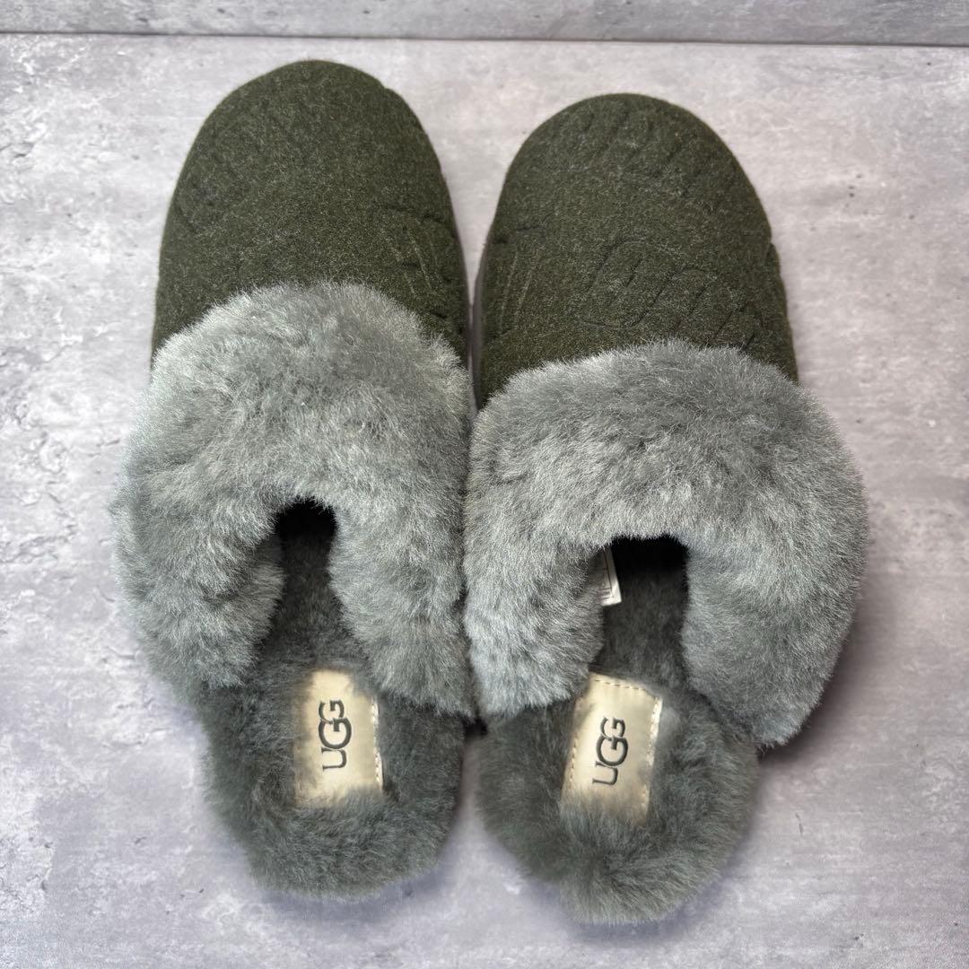 【専用】UGG アグ　新品　ディスケット　ロゴ サンダル 希少デザイン