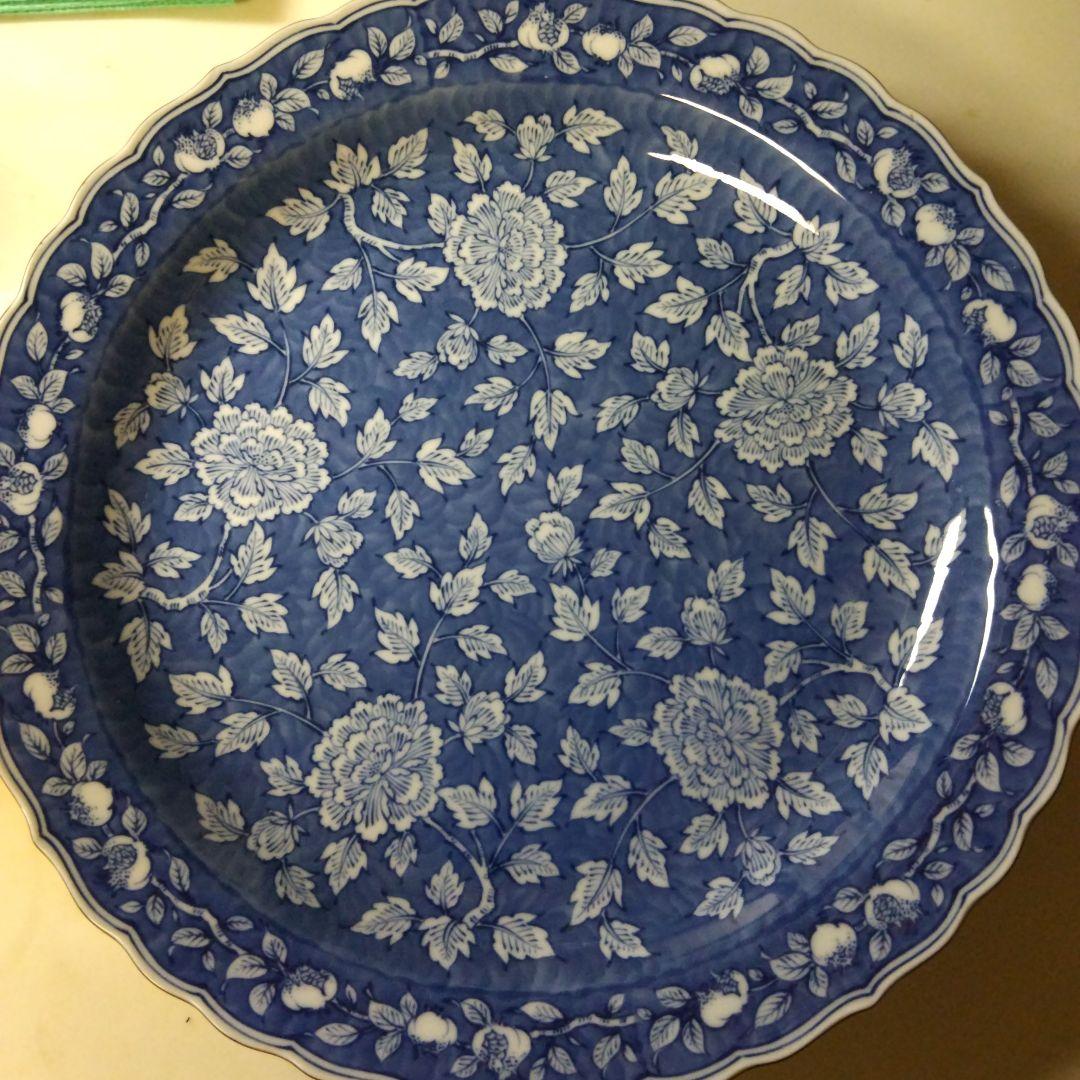 橘吉の青い花柄の陶磁器皿
