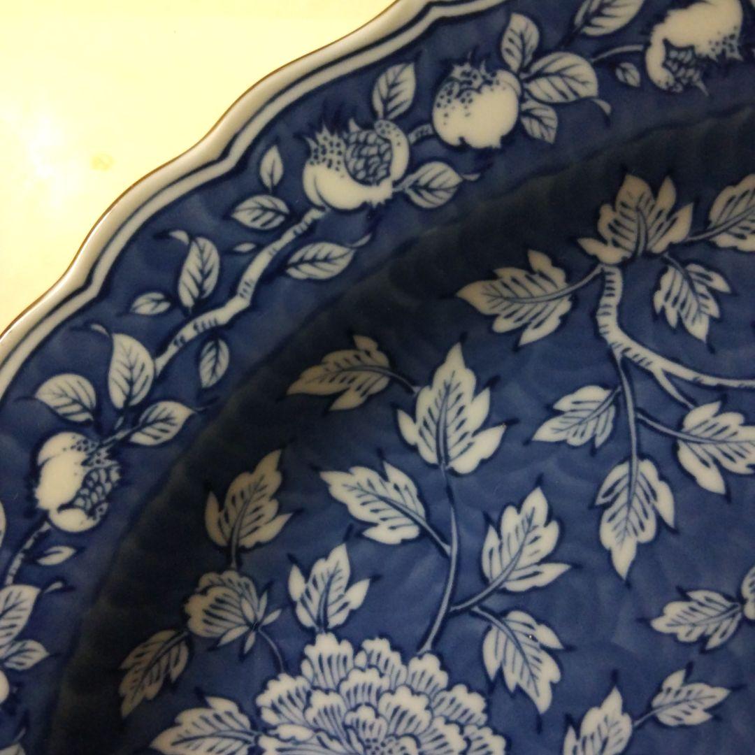 橘吉の青い花柄の陶磁器皿