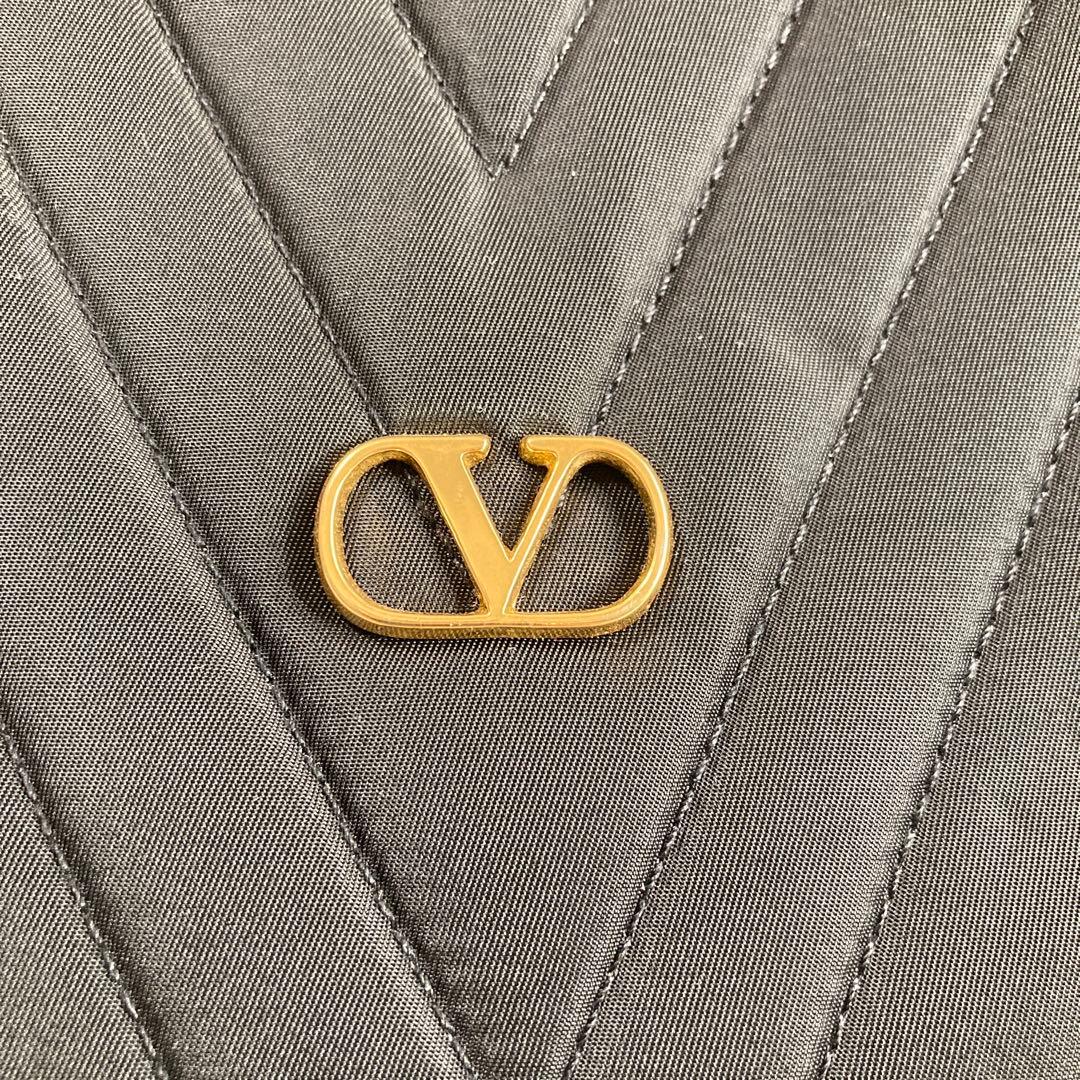 美品　ヴァレンティノ　チェーンショルダーバッグ　キルティング　インナーバッグ　黒