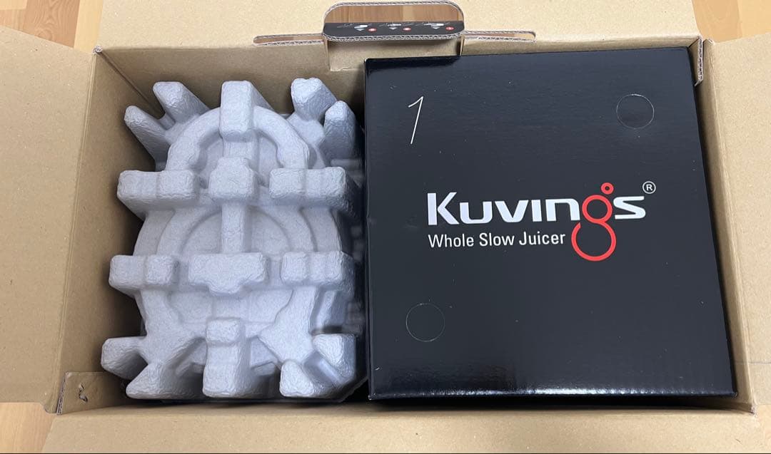 クビンス（Kuvings）ホールスロージューサー◆JSG-622（W）