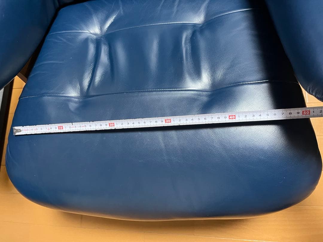 カリモク　リクライニングチェアー　合成皮革 ネイビー　1人用