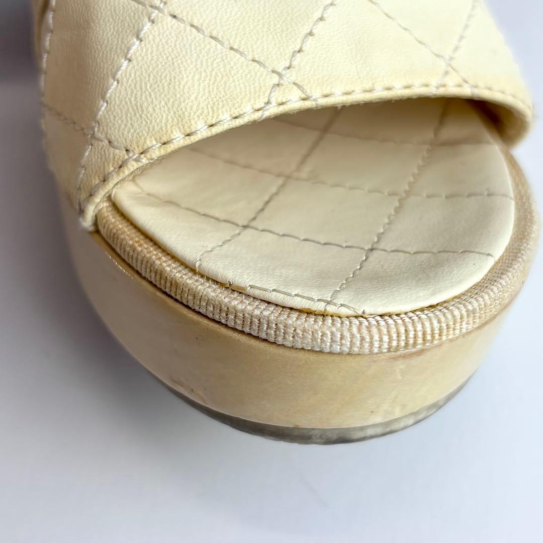 CHANEL シャネル ターンロック ミュール レザー アイボリー ヒール8㎝