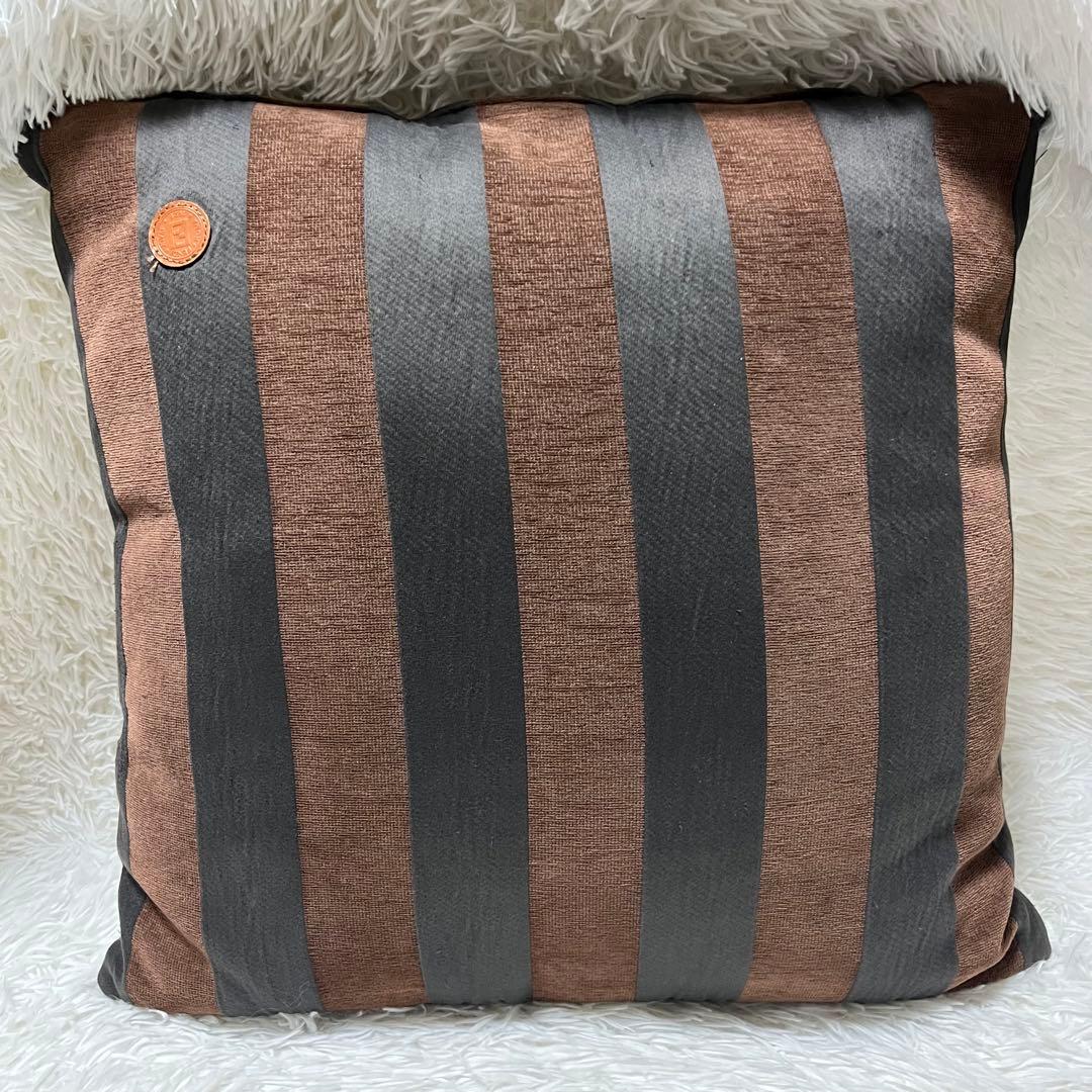 希少！FENDI 大きめ　クッション　三枚セット　ペカン　レオパード　中身付き