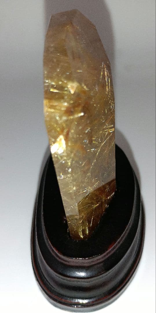 レア ゴールド タイチン ルチル 原石 クラスター 台座付き 高さ7.1cm