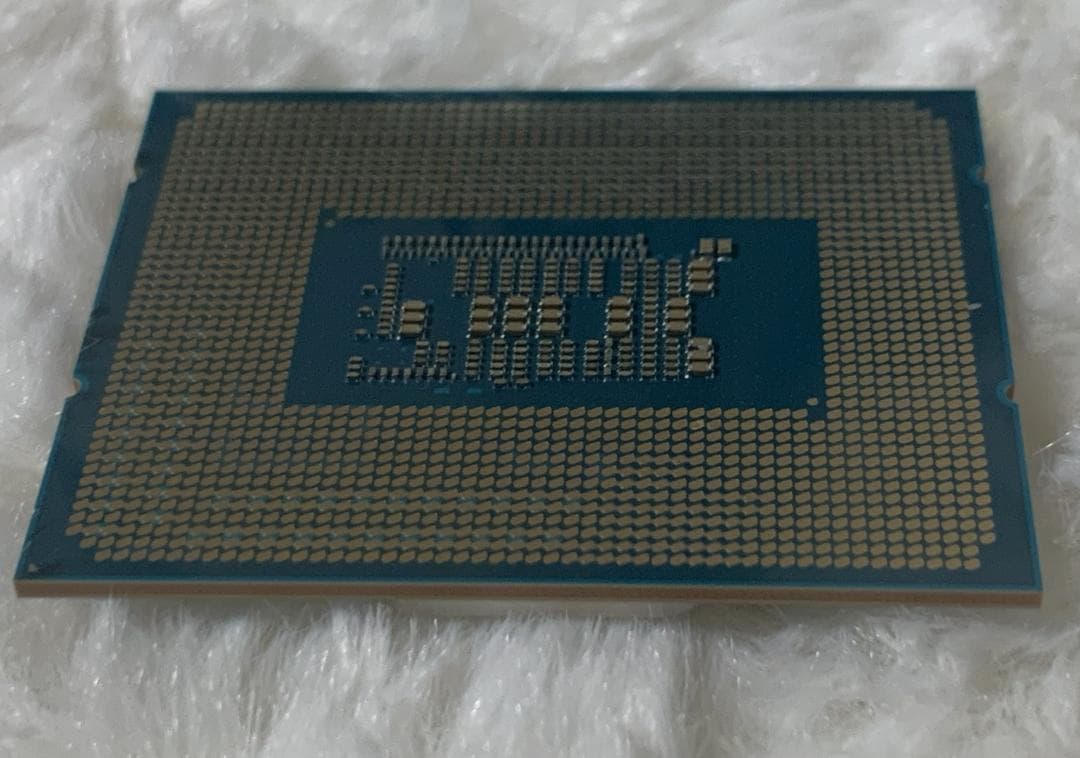 高性能 Intel Core i3-12100F 第12世代