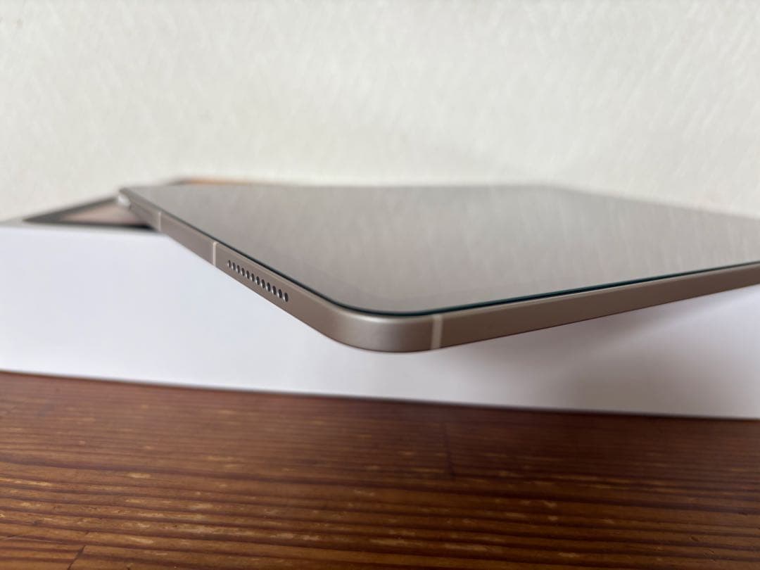 ほぼ新品　iPad air M3 11インチ　simフリー