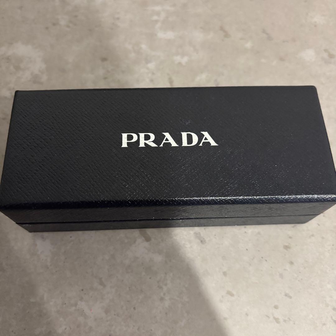 やんぬPRADA キーリング　ネイビー