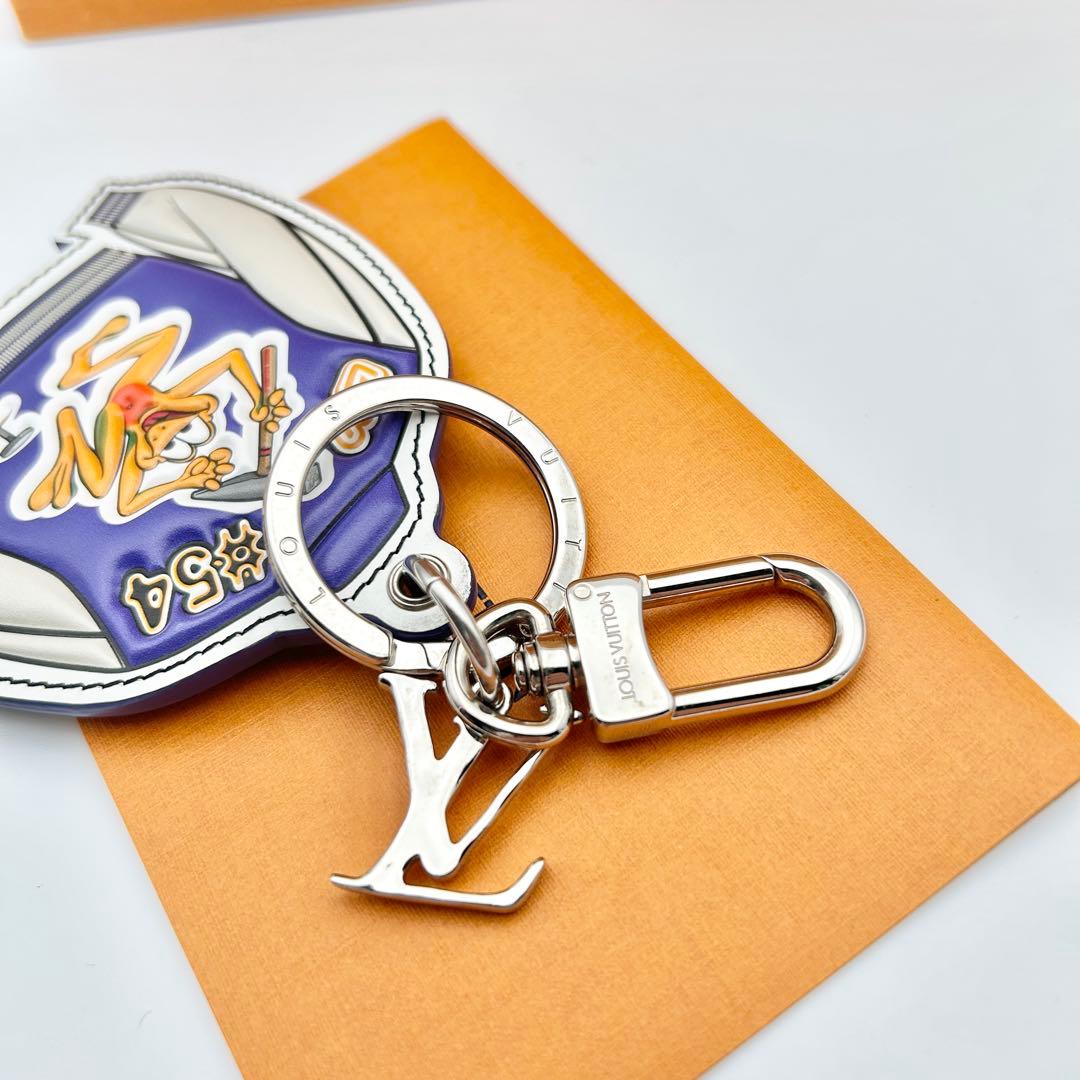 ブラック専用 極美品 ルイヴィトン ジャケット キーホルダー MP3385