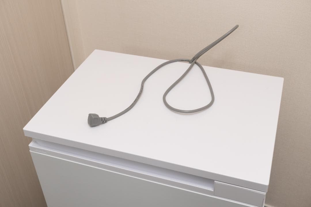 アイリスオーヤマ　冷凍庫　66L　IUSN-7A-W