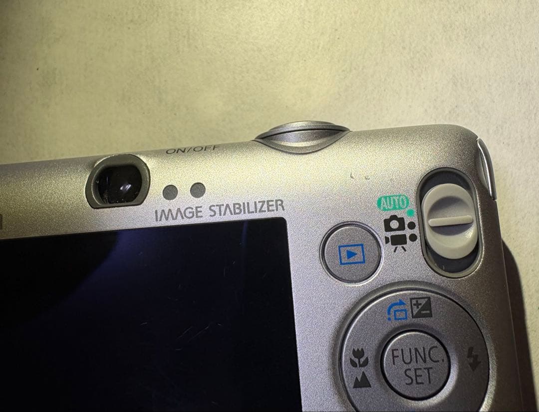 Canon IXY DIGITAL 110 IS シルバー