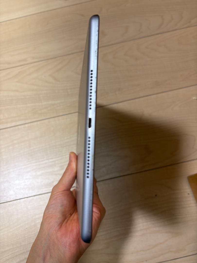 黒*リ様 iPad第6世代 Wi-Fi+Cellularモデル 32GB MR6