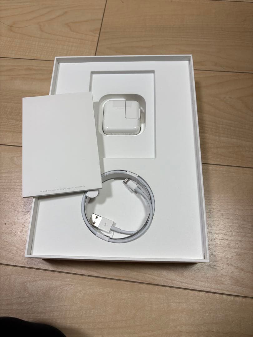 黒*リ様 iPad第6世代 Wi-Fi+Cellularモデル 32GB MR6