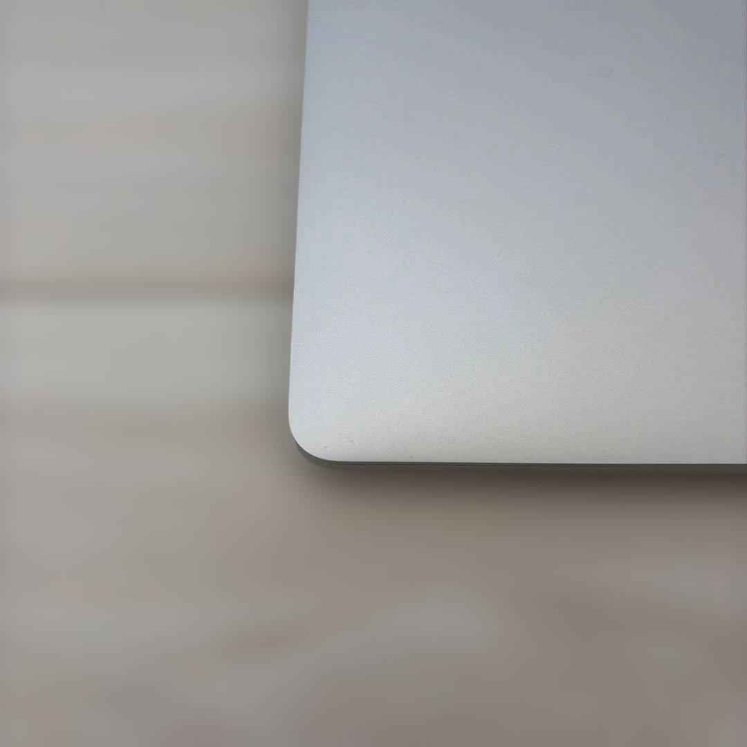 【ほぼ未使用】MacBookPro 13インチ 2017 （充放電17回）