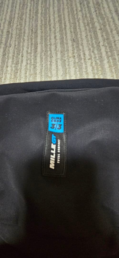 ASSOS Mille GT UZ3/3 サイクルジャケット 黒