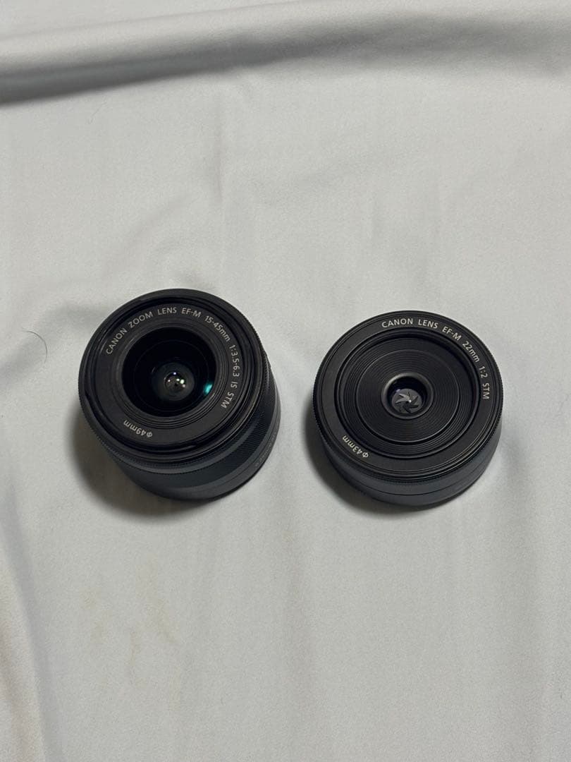 ミラーレス一眼　EOS Kiss M ダブルレンズキット