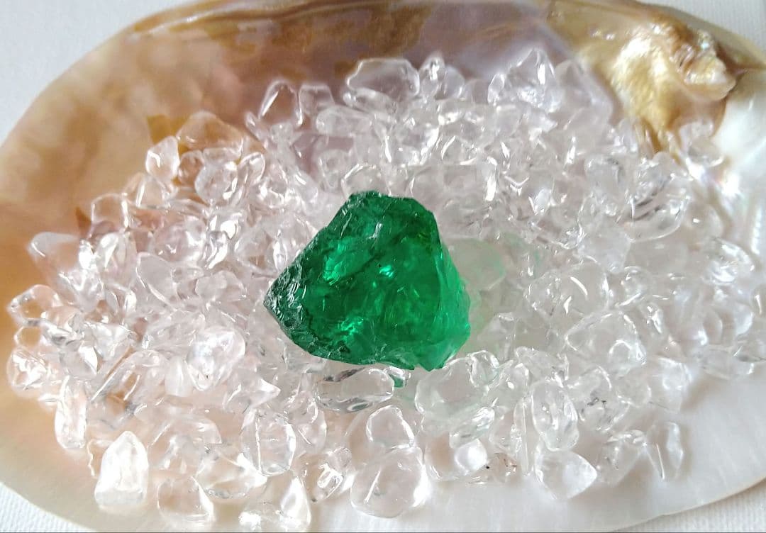 アンダラクリスタル　エメラルドグリーン