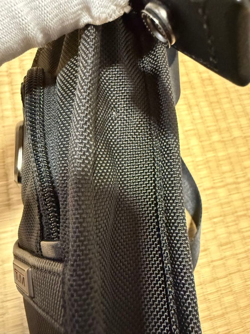 TUMI ショルダーバック　ALPHA