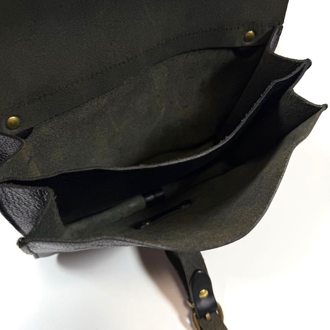 【美品】イルビゾンテ　ショルダーバッグ　レザー　シボ革　ゴールド金具　ブラック