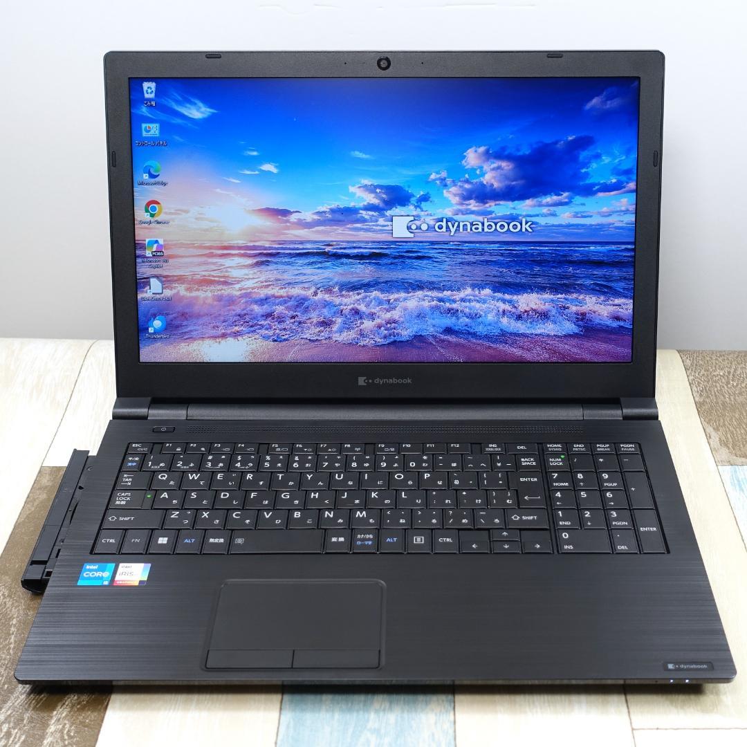 極美品で神速の２０２１年モデル✨１１世代コアｉ５に超高速ＳＳＤ＆大容量メモリ搭載