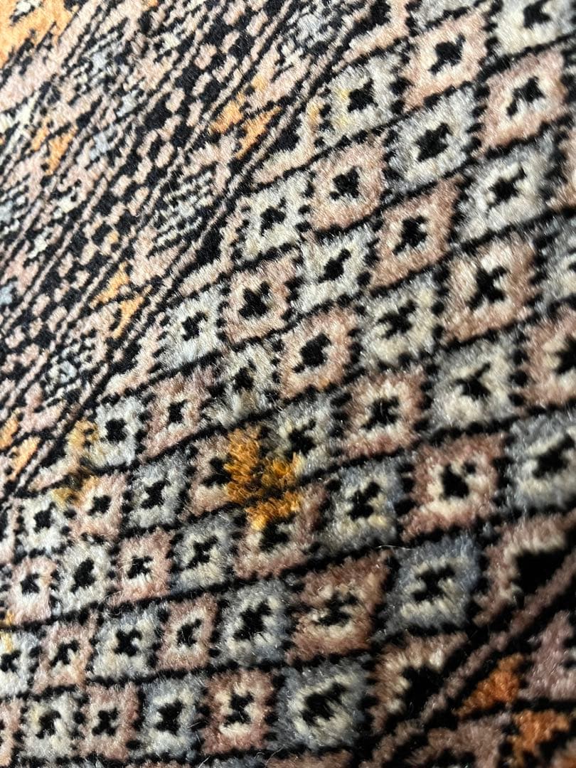 パキスタン絨毯　大判　約280センチ×188センチ　ウール　手織り