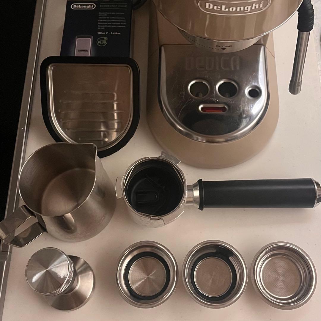 De'Longhi デロンギ デディカアルテ エスプレッソマシン ベージュ