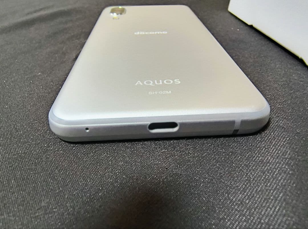 AQUOS　Sense3 SH02M