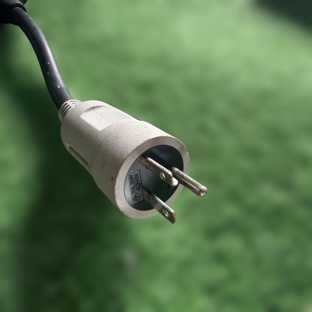 日産リーフ充電ケーブル