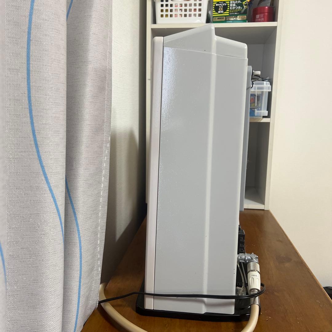 ガスファンヒーター ホワイト コンパクト