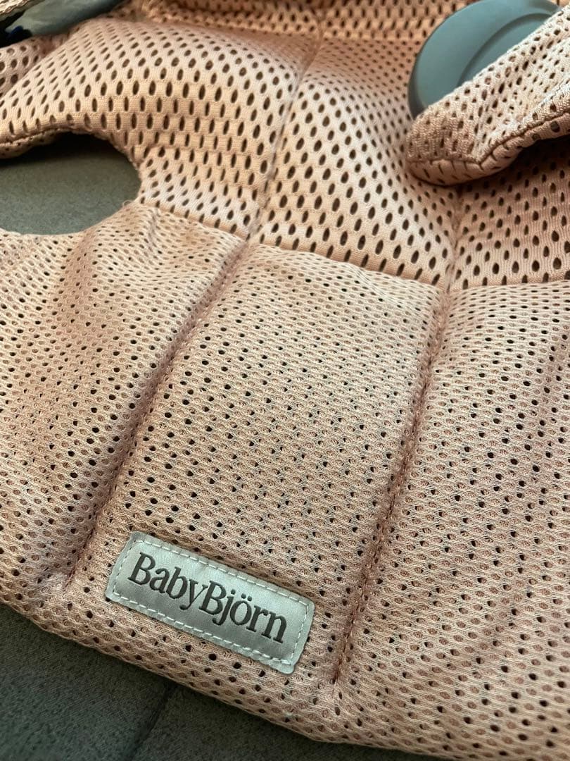 ベビービョルン　ベビーキャリアミニ　Airダスティーピンク