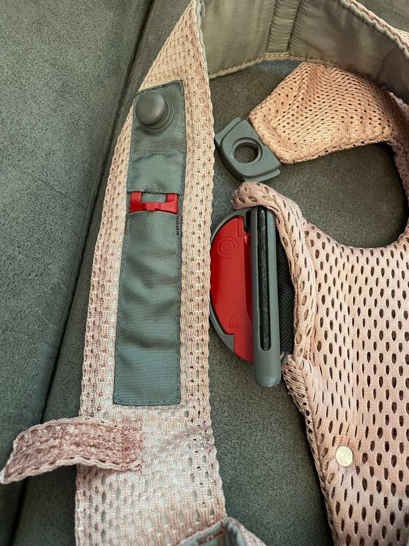 ベビービョルン　ベビーキャリアミニ　Airダスティーピンク