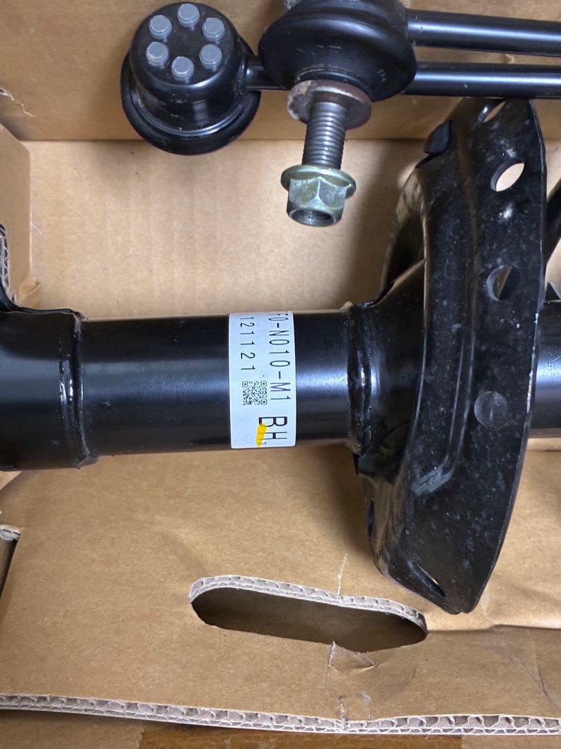 フィット ge8 純正ショック　年式2011年3月