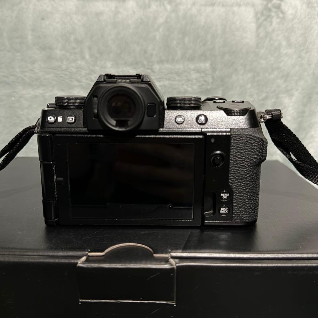 【美品】FUJIFILM XS10 ボディ 女性使用 液晶フィルム付 付属品完備