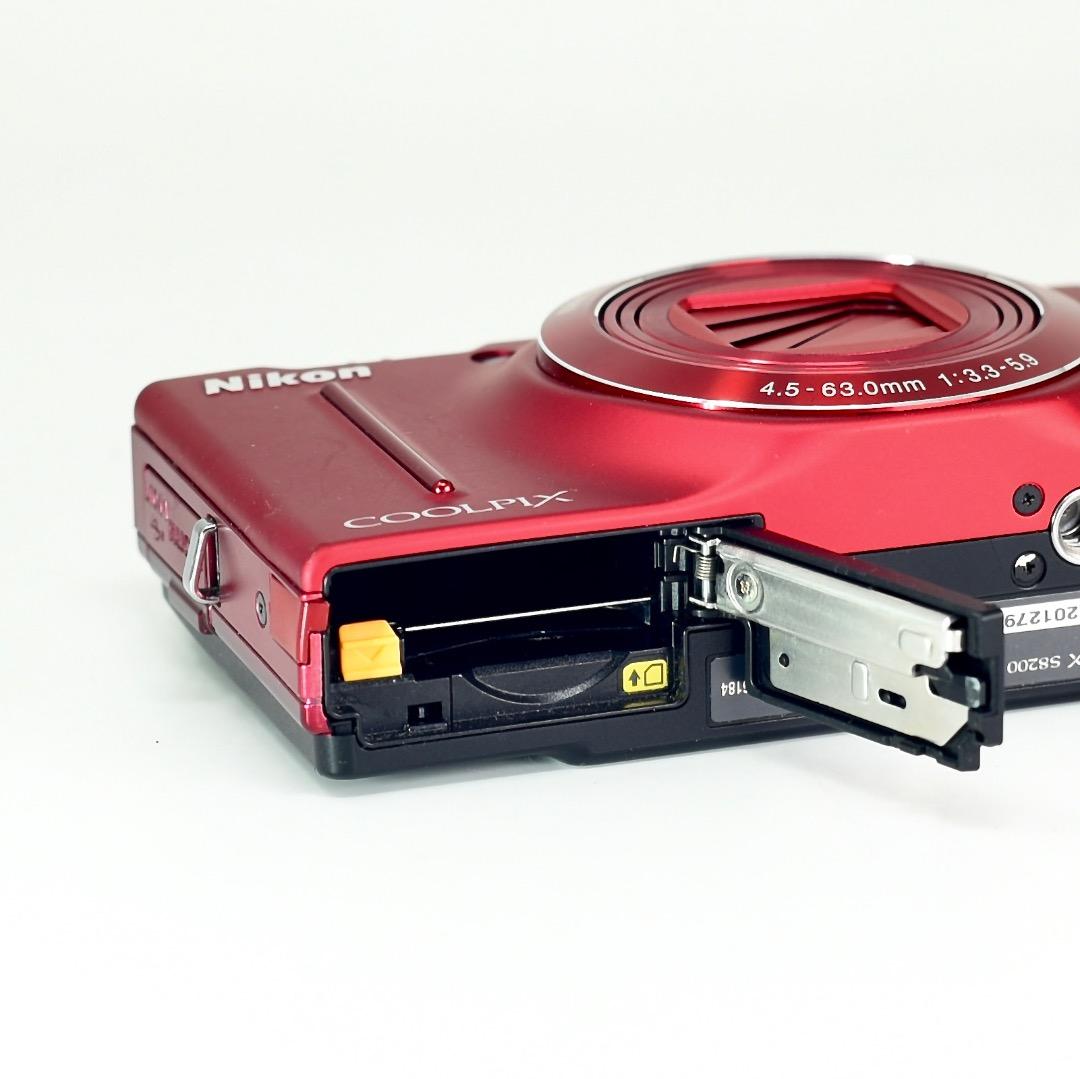 【Nikon】 COOLPIX S8200 コンパクトデジタルカメラ