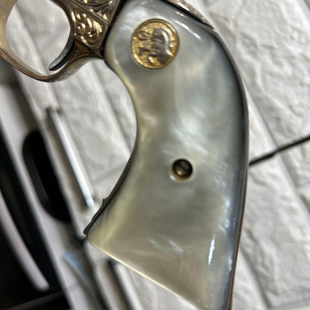 ジョン・ウェイン コメモラティブ 45&幻の白蝶貝のグリップ