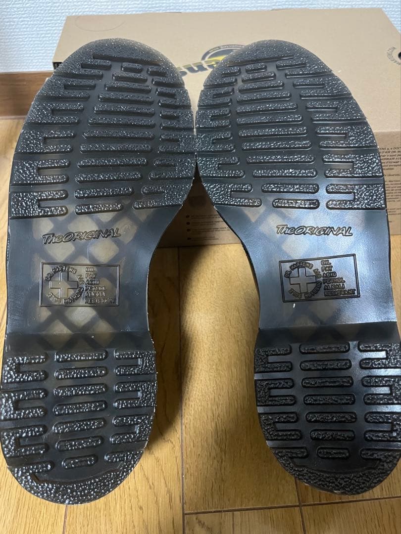 (本日発送します)ホワイトステッチ3 ホールシューズドクターマーチンUK7