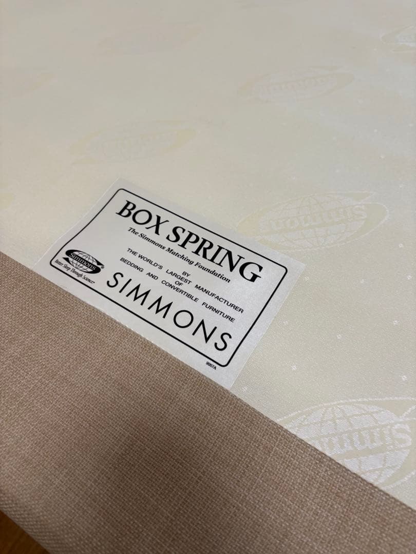 Simmonsベッドフレーム　ボックススプリング、ヘッドボードオーク　セミダブル