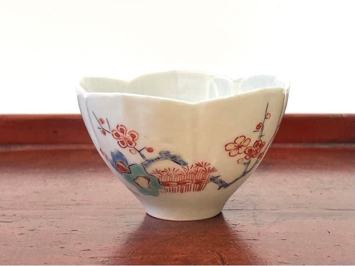 骨董　アンティーク　柿右衛門　色絵　梅文　輪花縁　小碗　盃　酒盃　小鉢　輪花皿