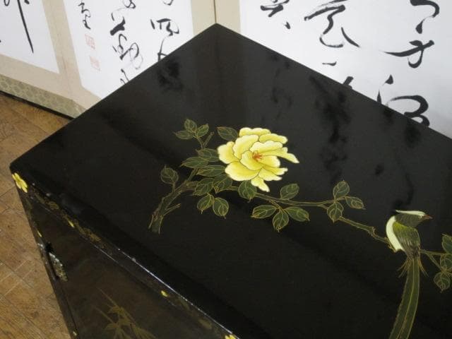 黒漆 中国美術 花鳥図 真鍮金具 茶道具 飾り棚/煎茶棚/キャビネット/書棚