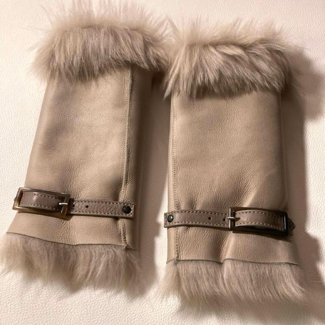 ま*ち様 【未使用級】カールドノヒュー　ラムスキン ムートングローブ アームウォ