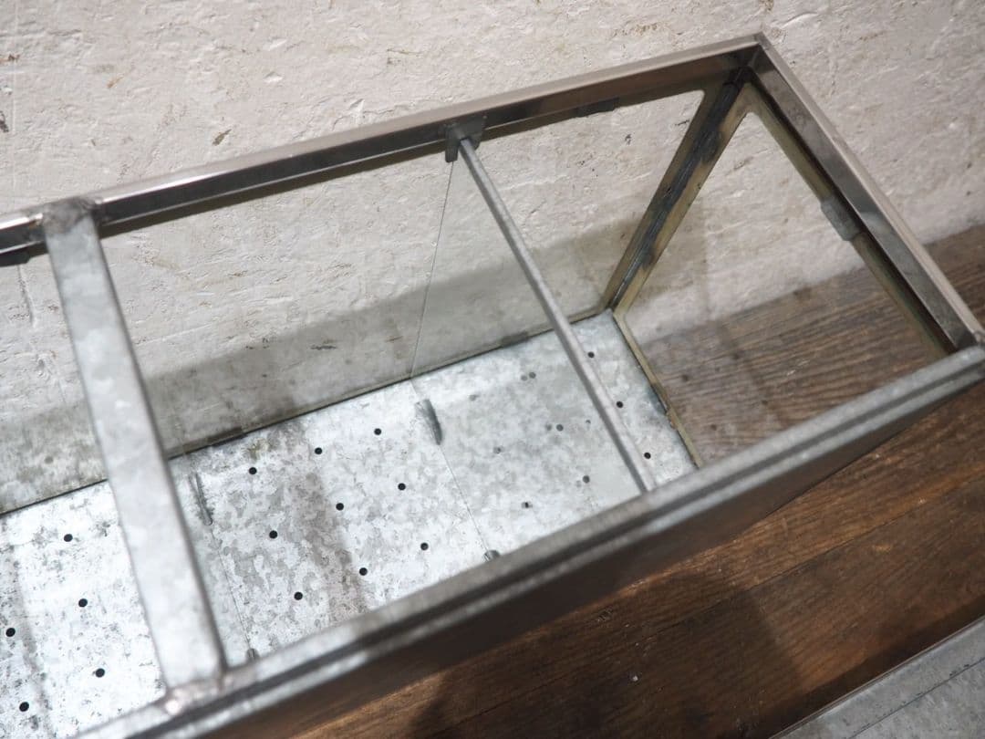 1325 昭和レトロなブリキのガラスケース　飾り棚　駄菓子屋　陳列棚　ビンテージ