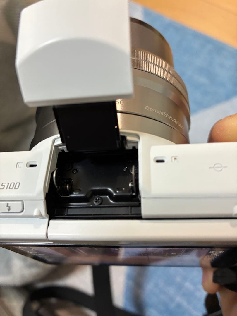 ★極上級★ほぼ新品★SONY a5100 シャッター回数1000回以下