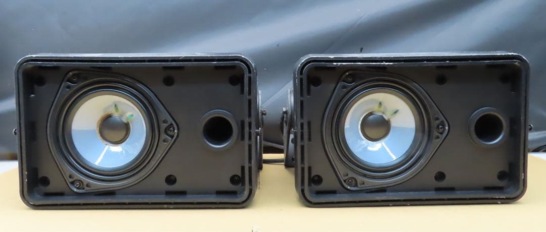 動作品 BOSE 101HI スピーカー 2個セット ブラケット付