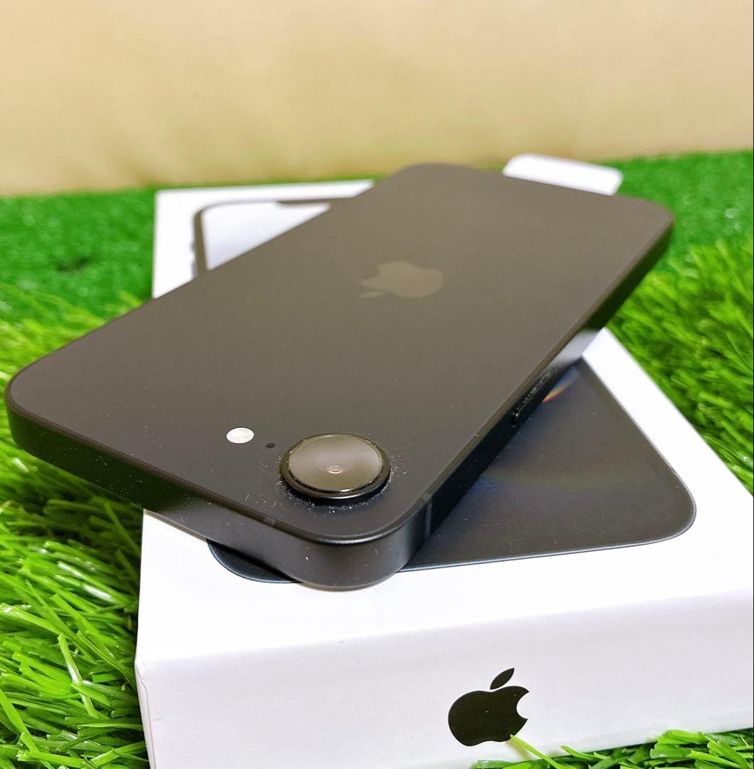 【11月まで保証あり 超美品】iPhone 16e ブラック 海外版