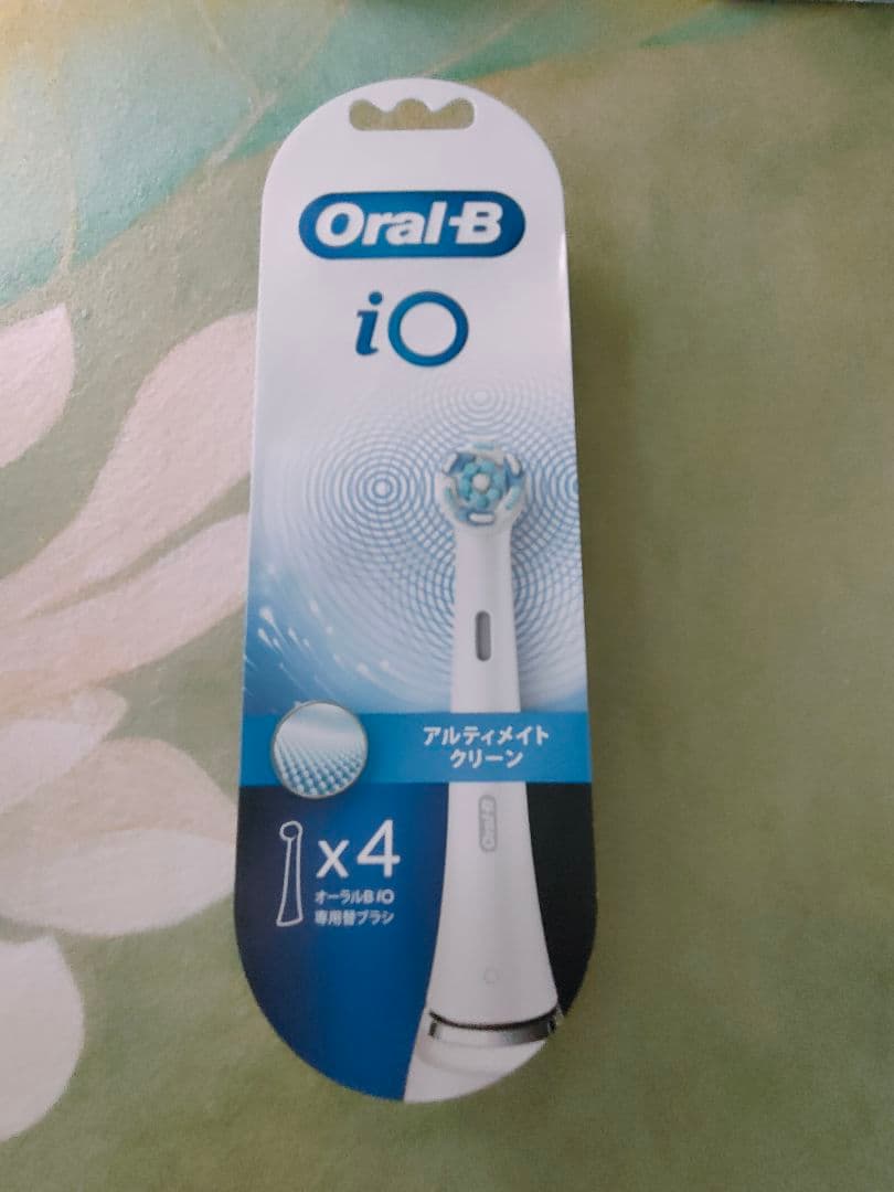 ブラウン オーラルB IO4 クリアホワイ 電動歯ブラシ 本体+替ブラシ4本