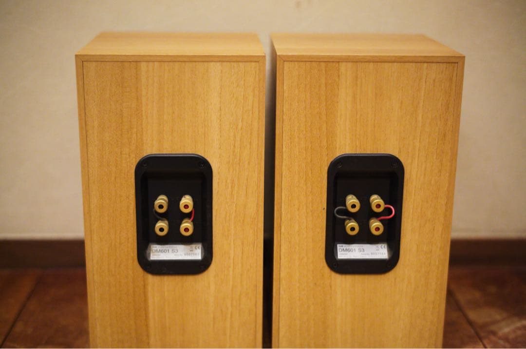 B&W ブックシェルフスピーカー DM601S3
