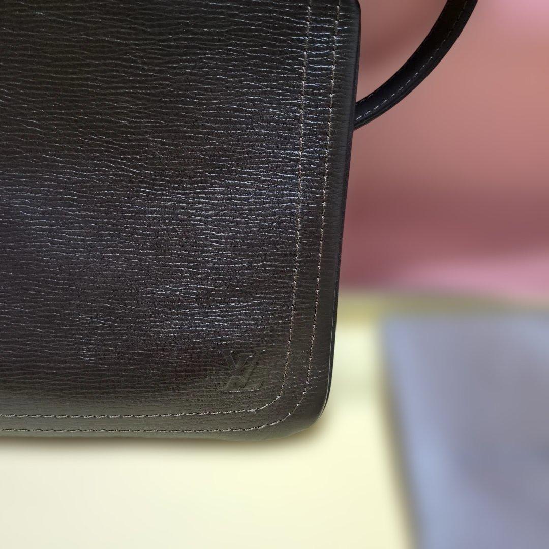 LOUIS VUITTON ユタポシェットシャウニーショルダーバック