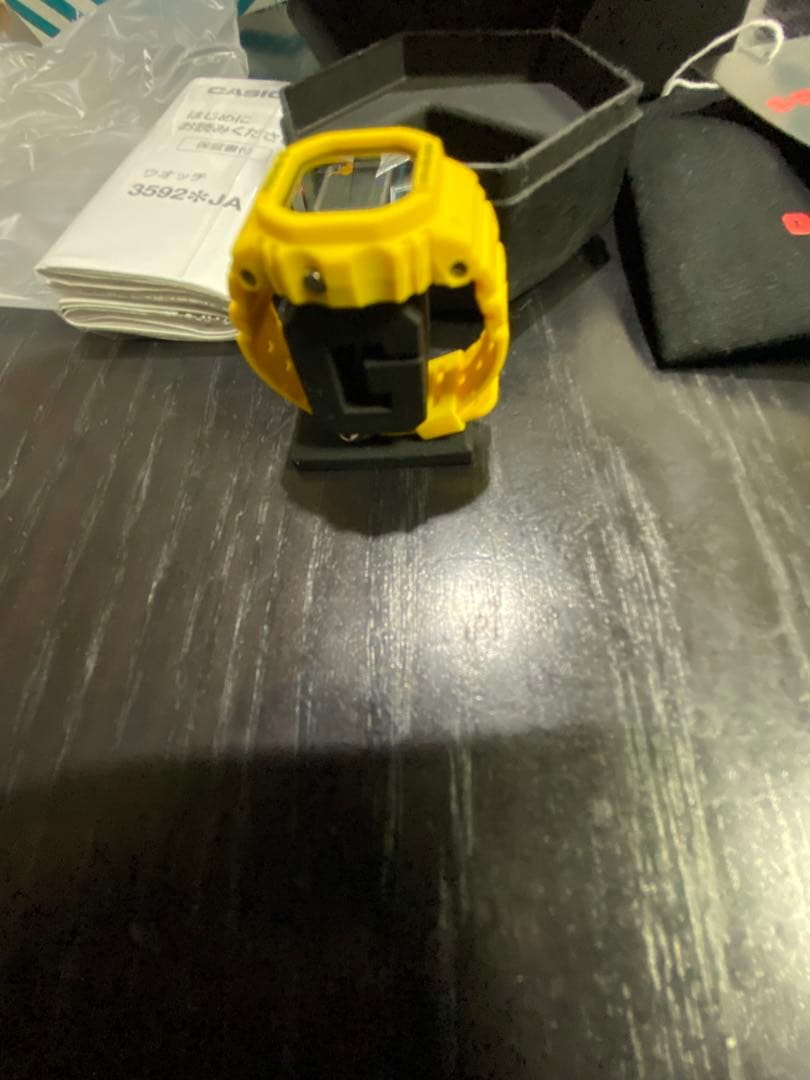 G-SHOCK DW-5600-9JR イエロー