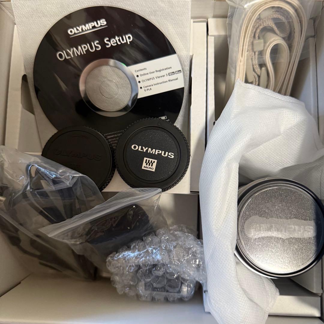 オリンパス　　pen e pl8 カバー　バッテリー　充電器　レンズ　カメラ